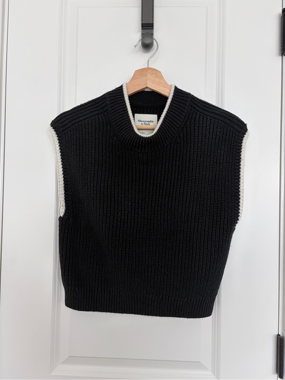 Abercrombie & Fitch Black Knit Sleeveless Cowl Sweater with White trim